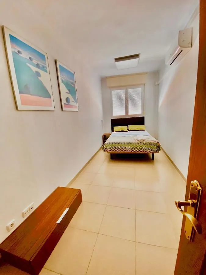 Roni Rooms Salou 0*,  España