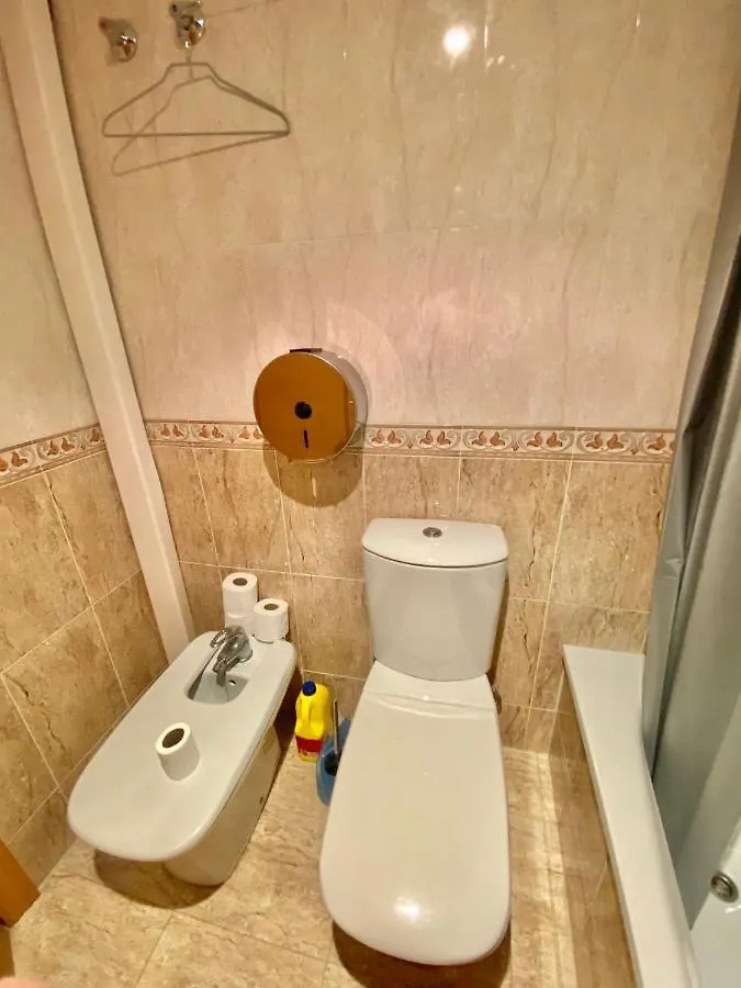 Roni Rooms سالو بيت ضيافة